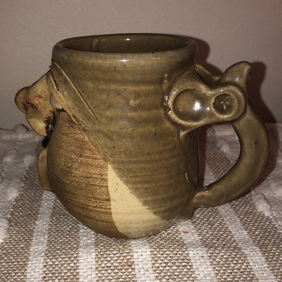 Vintage Pottery Faced Mug - Picture 2 of 4